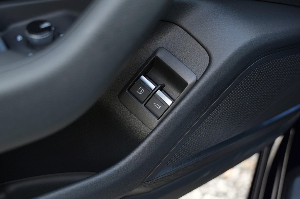 large_1753084616445258