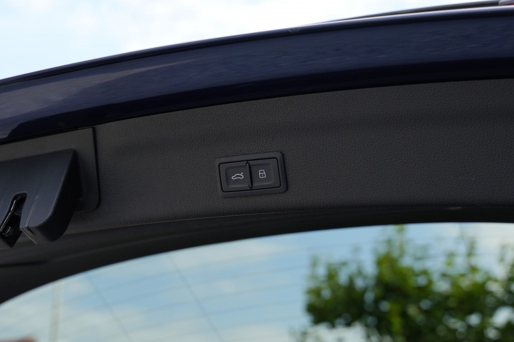 large_1753084616445574