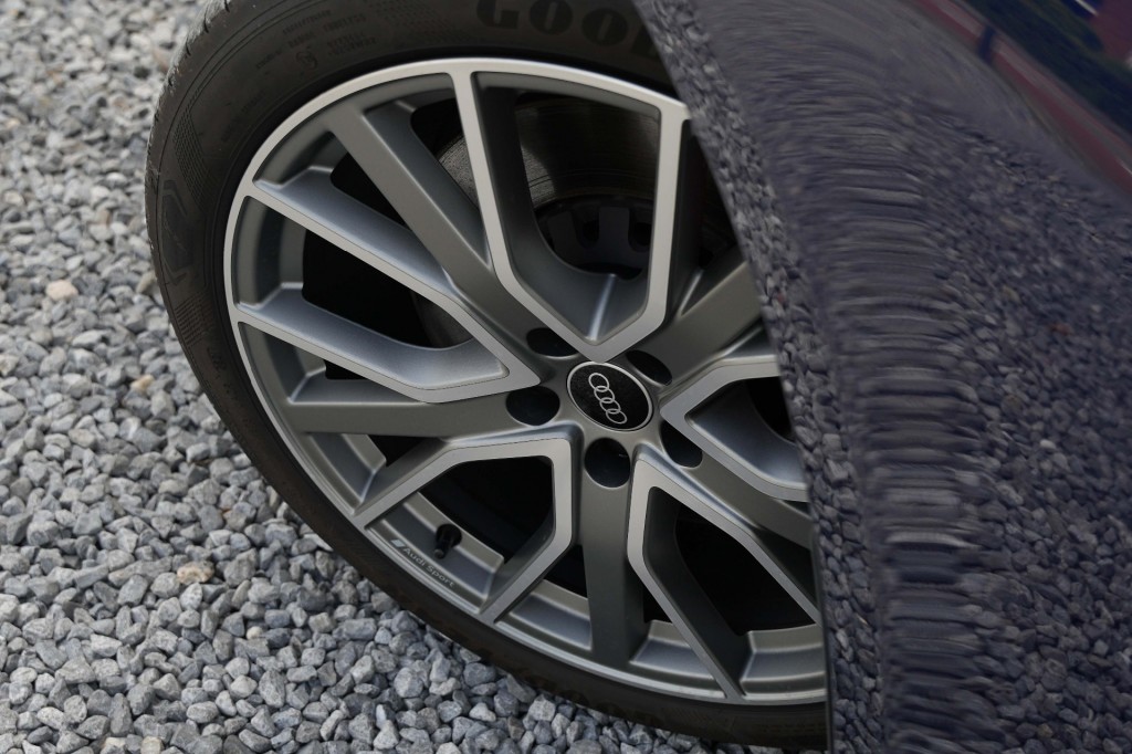 large_1753084616445762