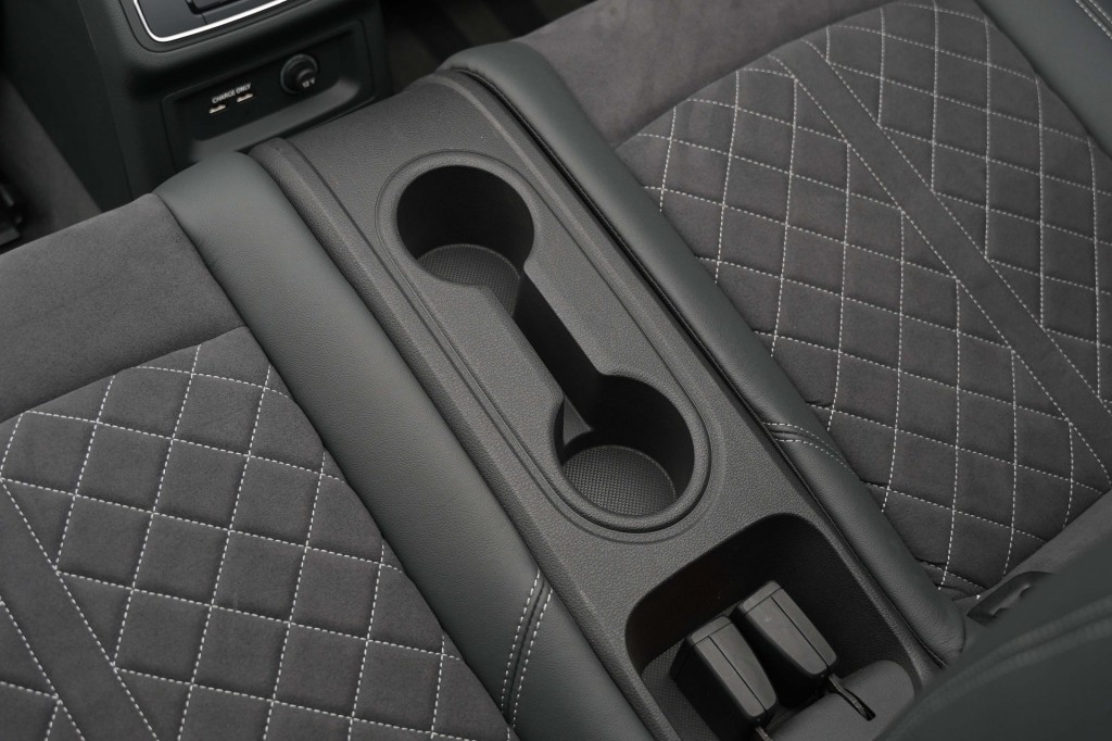 large_1755087767391233