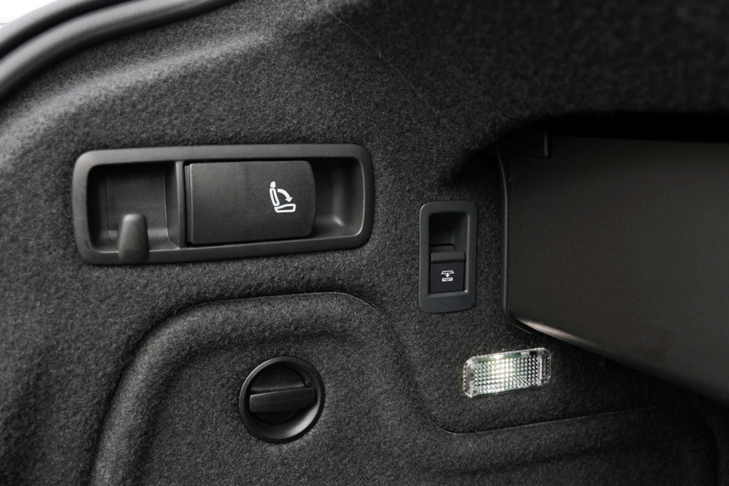 large_1755087767391236