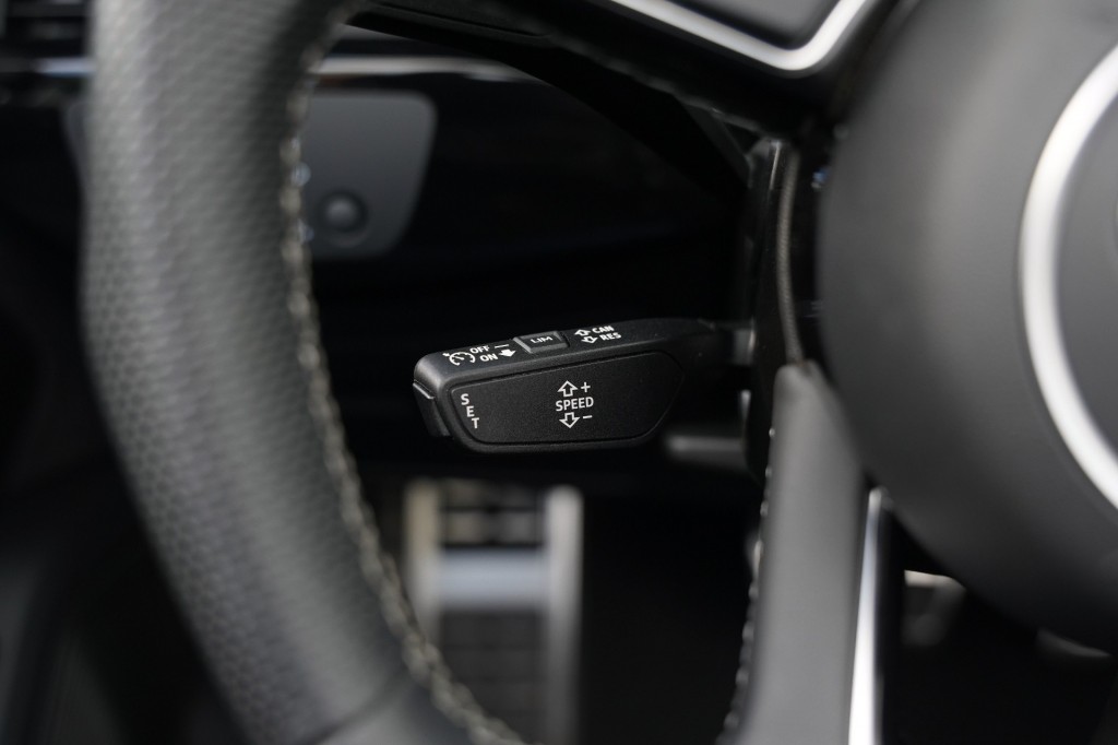 large_1755252664945035