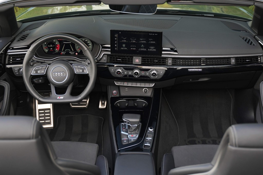 large_1755252664945164