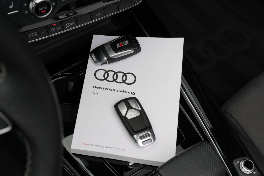 large_1755252664945311