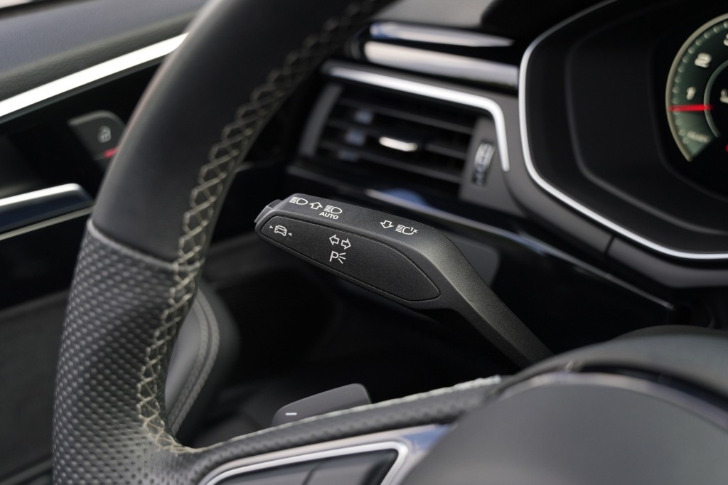 large_1755252664945419