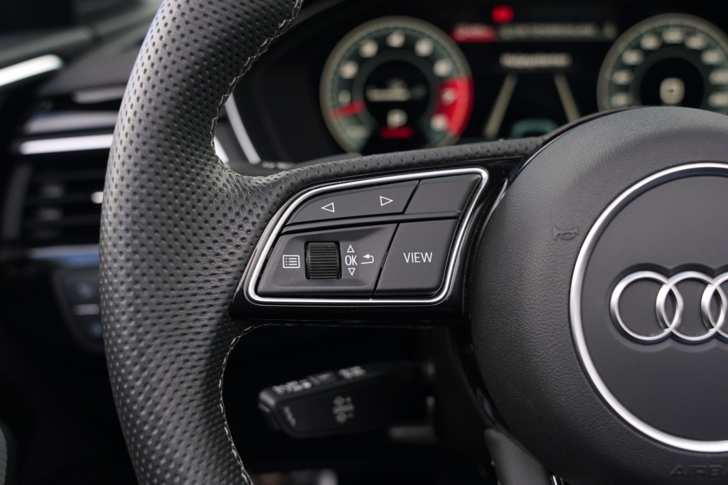 large_1755252664945447