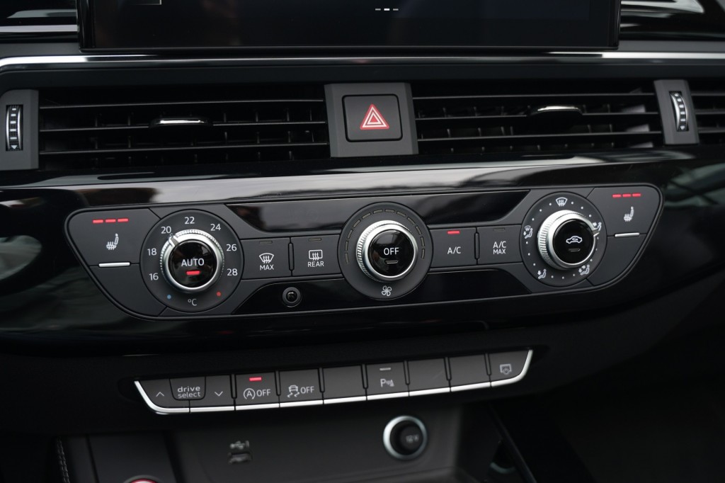 large_1755252664945498