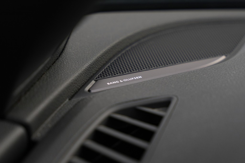 large_1755252664945593