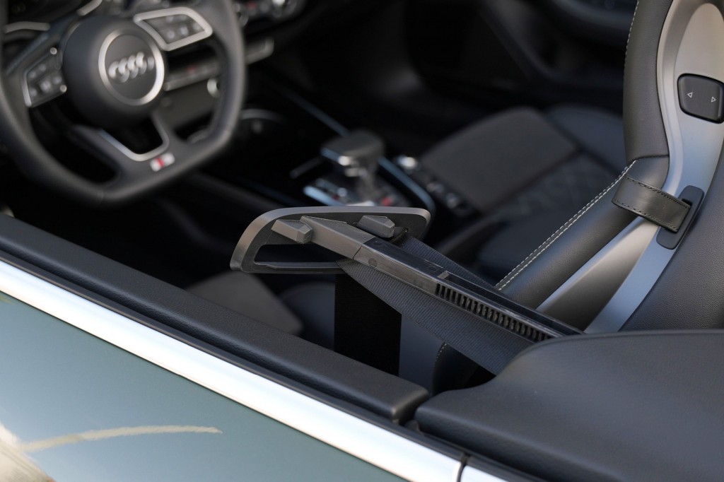 large_1755252664945792