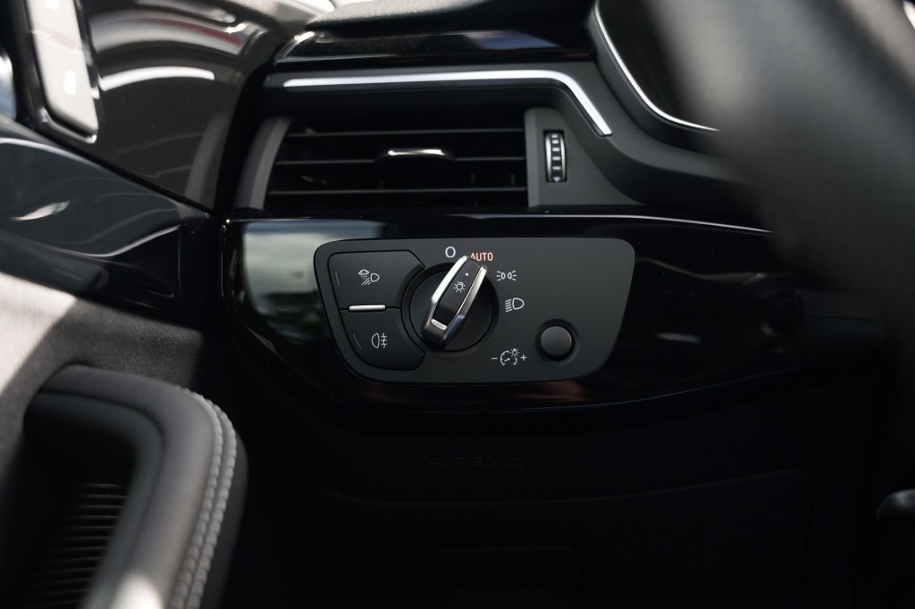 large_1755252664945951