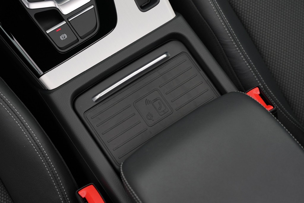 large_1758101521108034