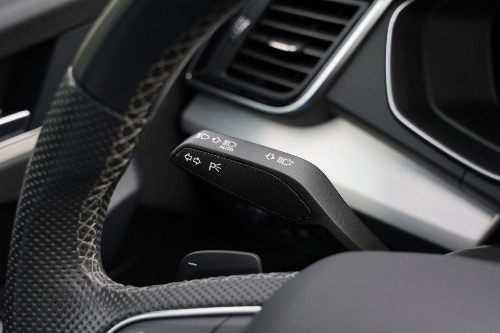 large_1758101521108193