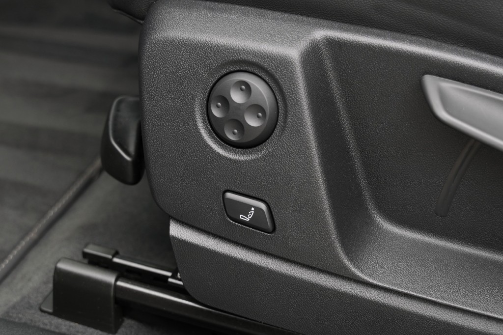 large_1758101521108231