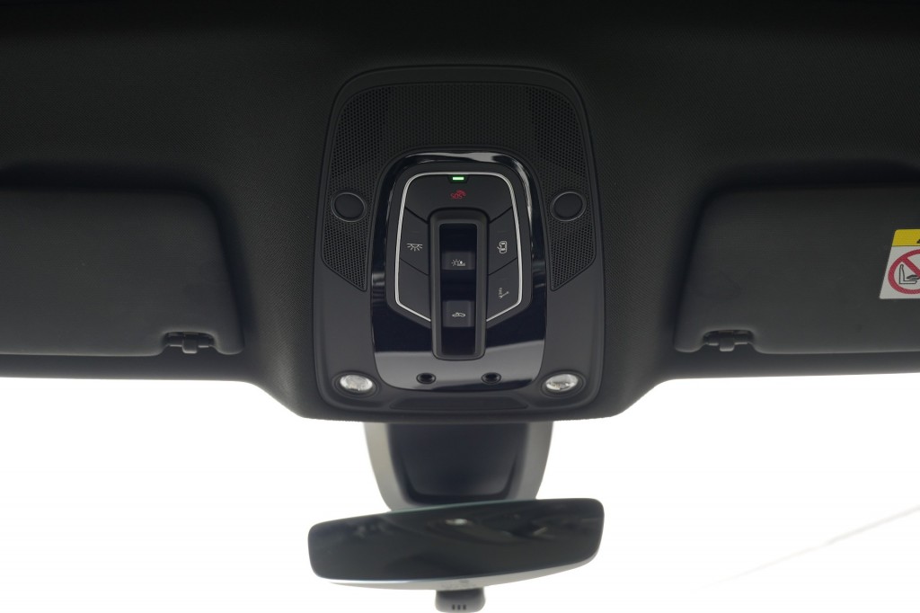 large_1758101521108593