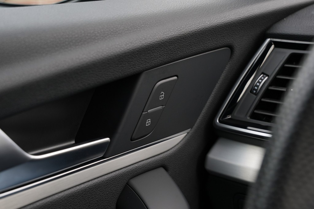 large_1758101521108885