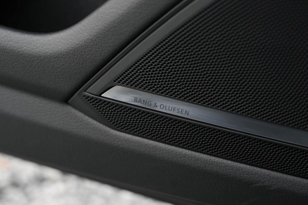 large_1759731906636058