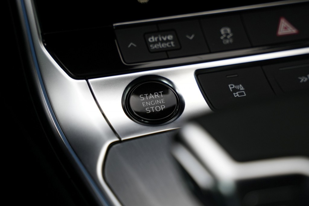 large_1759731906636159