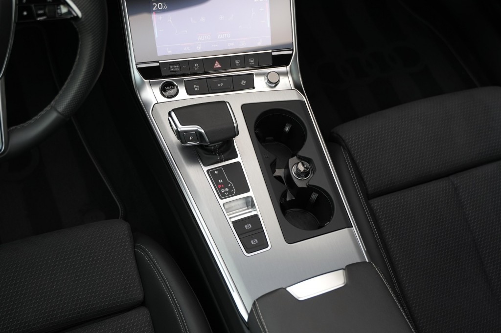 large_1759731906636309