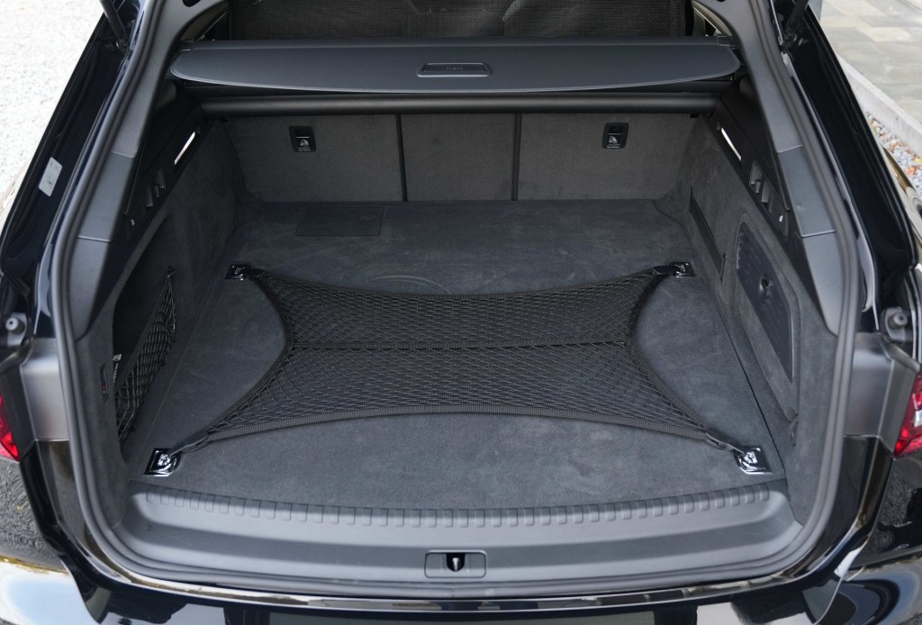 large_1759731906636506