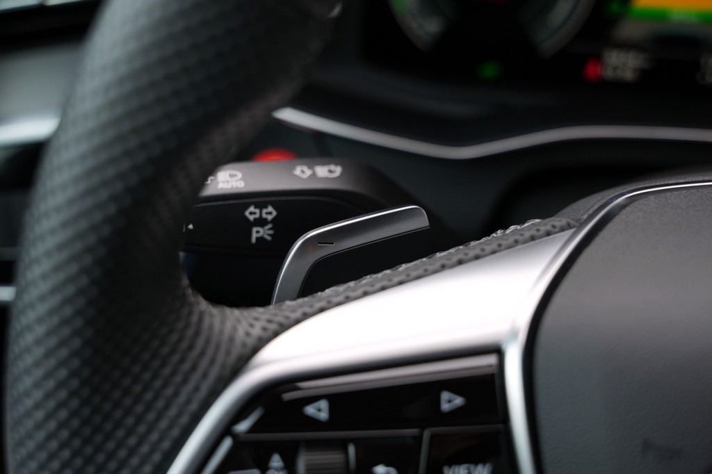 large_1759731906636602