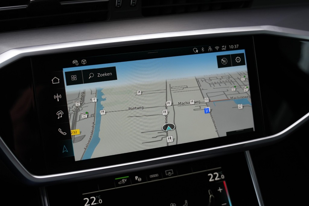 large_1759731906636705