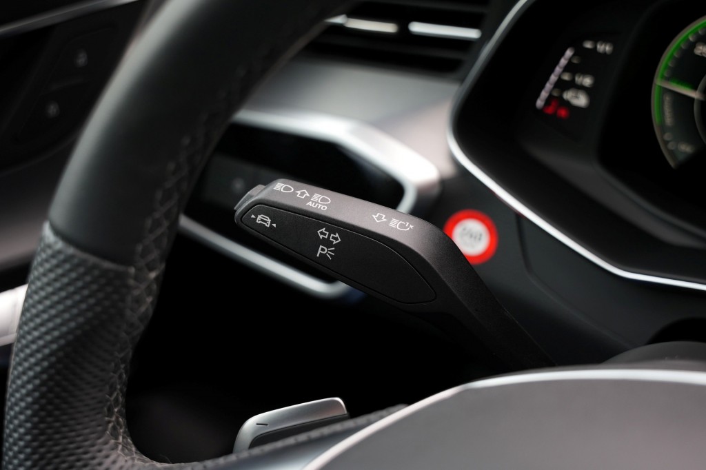 large_1759731906636714