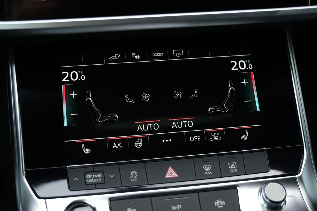 large_1759731906636912